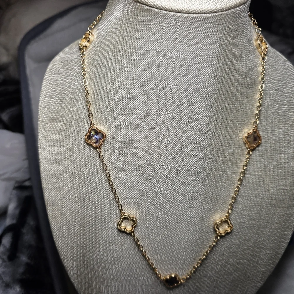 T Tahari Elegant Gold Flower Necklace 24